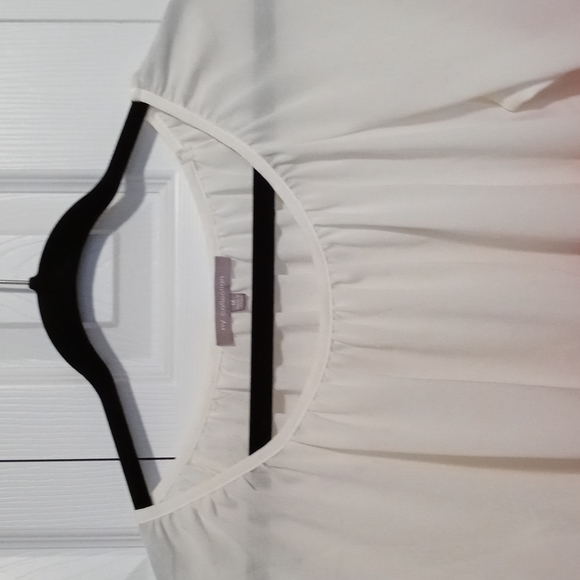 White pink and black short sleeve top - Picture 3 of 6